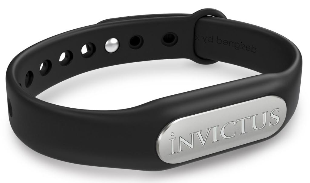 Xiaomi Фитнес-браслет Mi Band с гравировкой "INVICTUS" ("Непобедимый")