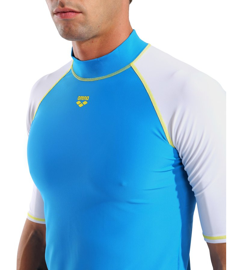 Гидромайка для плавания мужская с коротким рукавом Arena Rash Vest S/S Graphic (UPF40+)